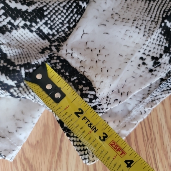 Pretty Little Thing Snakeskin Print Romper 6 - Picture 9 of 11